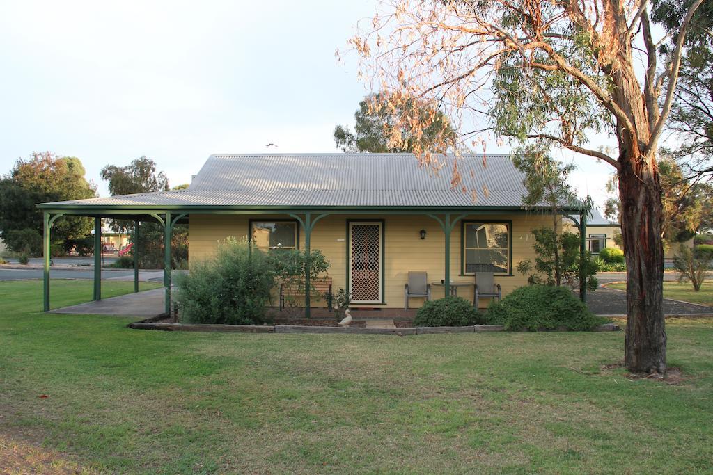 Murray River Resort Moama Room photo